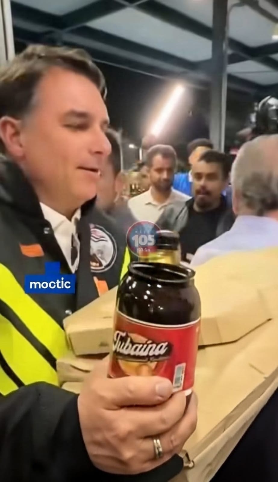 🚨🇧🇷 ELEIÇÕES 2026: FLÁVIO BOLSONARO VIRA ENTREGADOR DE PIZZA, ENCONTRA MOTOBOYS EM SÃO PAULO E DISCUTE DEMANDAS DA CA
