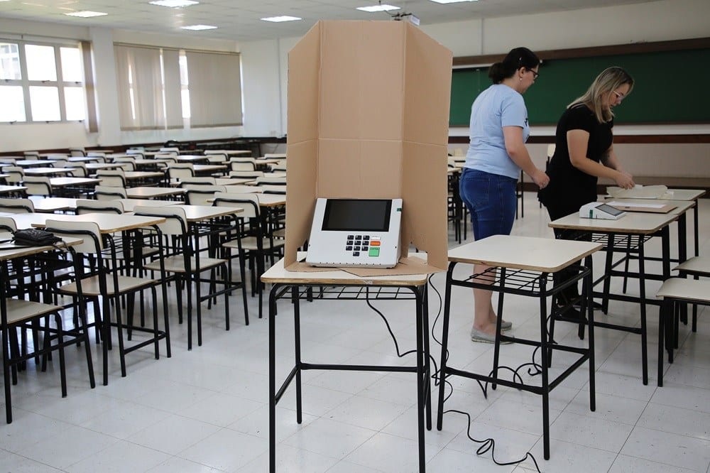 TRE-SP inicia testes de integridade das urnas eletrônicas durante o segundo turno