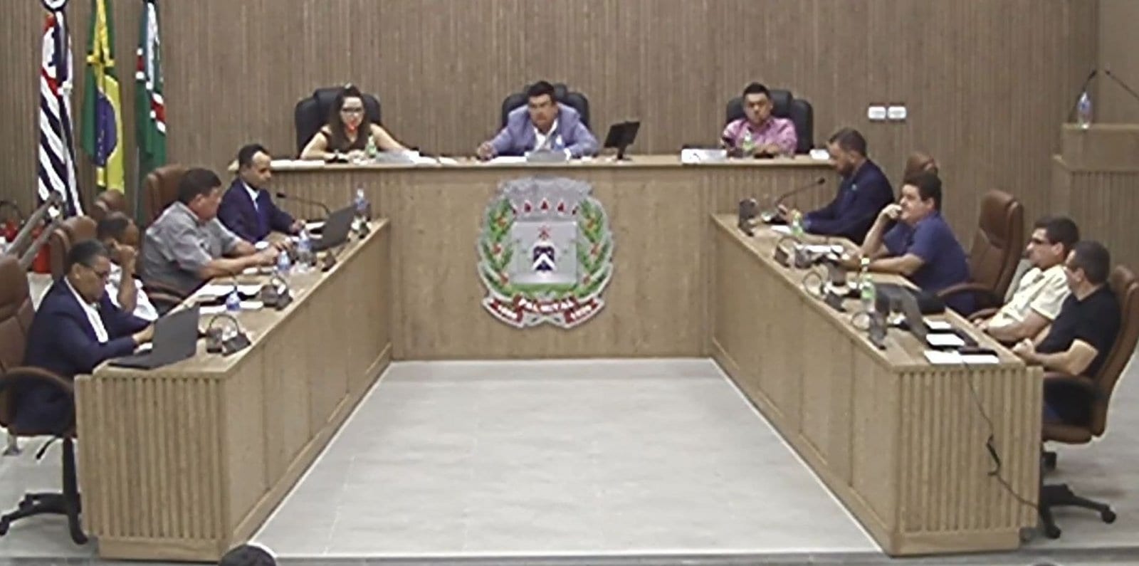 Câmara de Palmital vota aumento da aposentadoria compulsória e muda horário das sessões