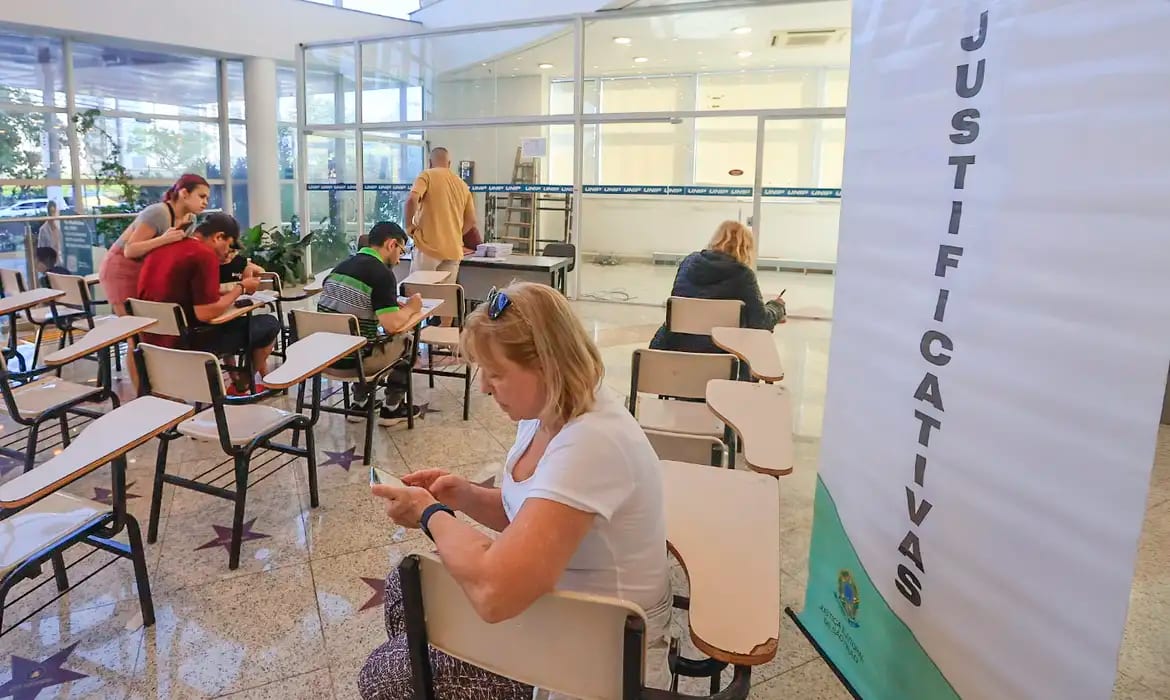 O que acontece se eu não votar? Saiba como justificar e evite multas
