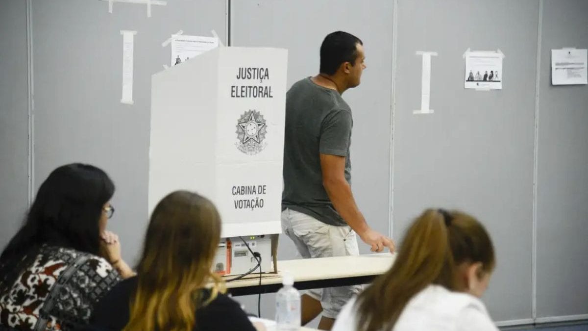Trabalhar no domingo de eleição: direitos incluem pagamento em dobro e folga