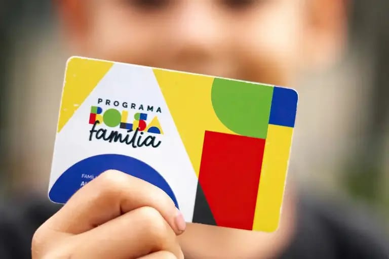 Governo corta despesas da Previdência e do BPC para pagar reajuste de 15% no Bolsa Família