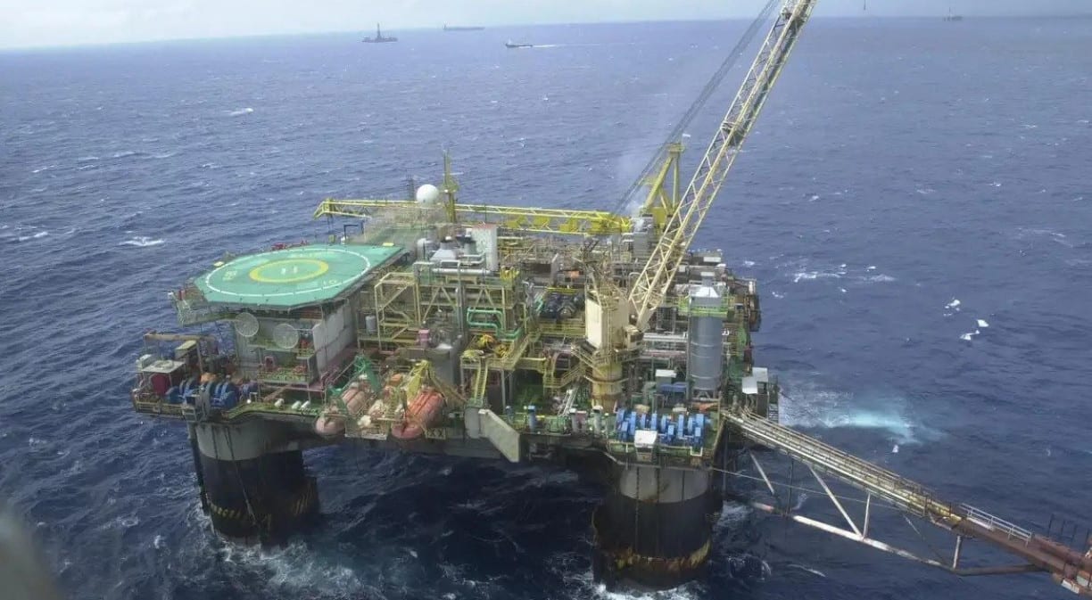 Petróleo fecha em alta com ataques houthis contra sauditas e falha de cessar-fogo na Ucrânia