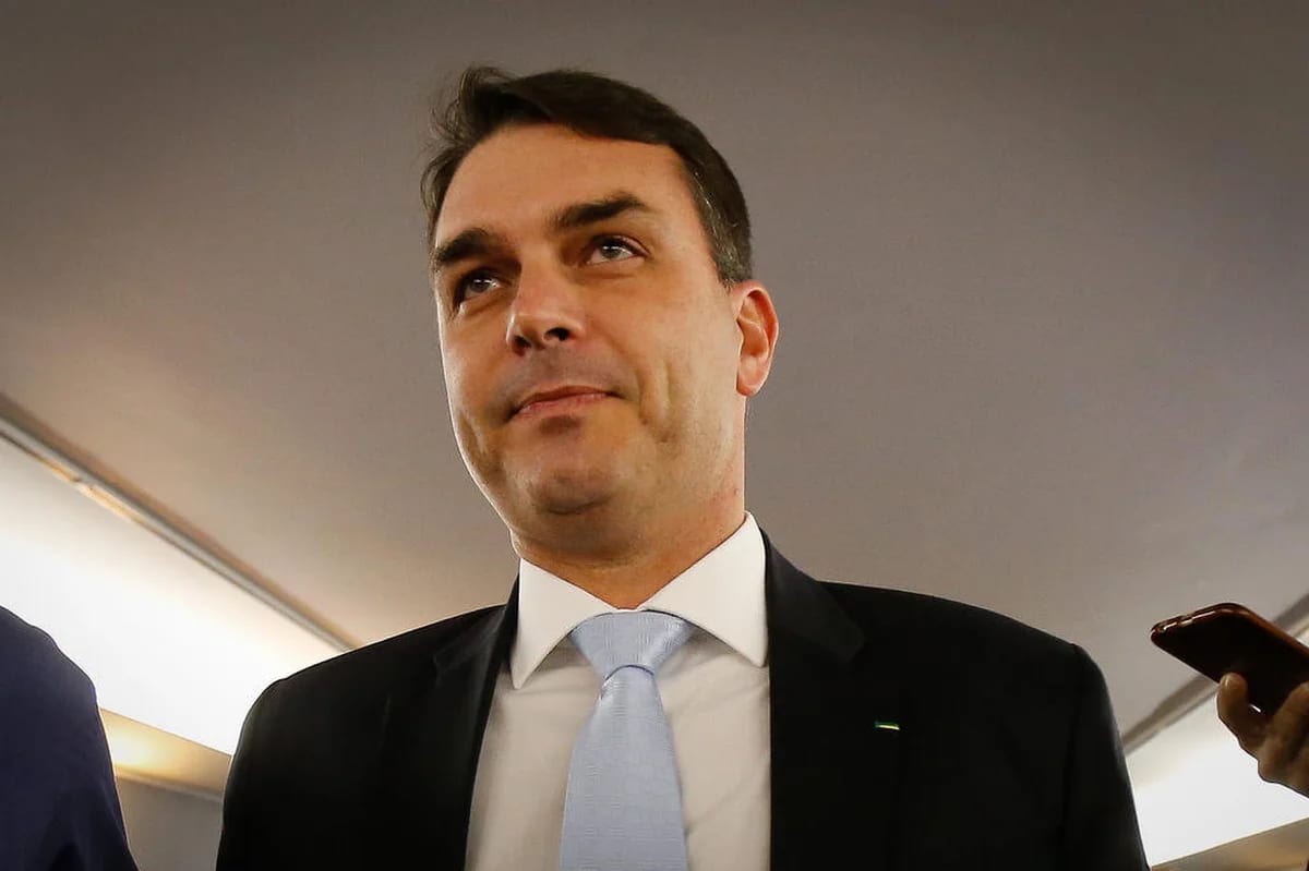 Nunes Marques determina que propaganda de Flávio Bolsonaro seja reexibida após problema técnico