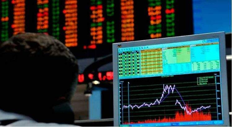 Em dia de circuit breaker, dólar dispara 8% e Bolsa despenca quase 14%