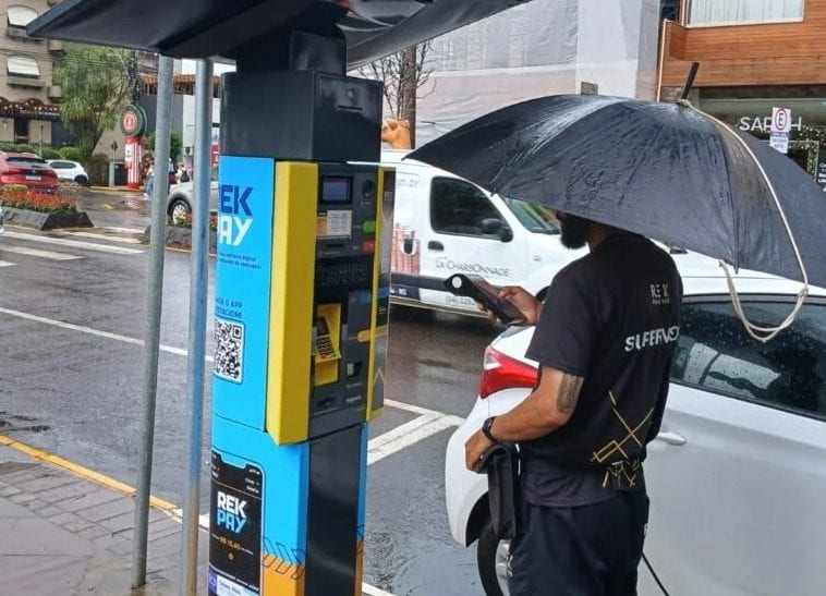 Livramento encaminha projeto para estacionamento com app e leitura de placas