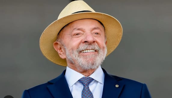 Lula é reeleito presidente após vitória no Nordeste e diferença de mais de 4,4 milhões de votos