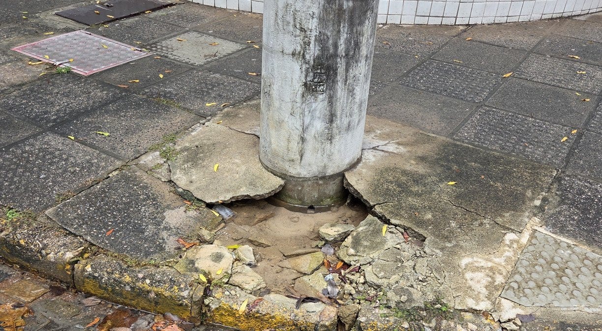 Leitores reclamam de vazamento, atraso em obras, acidente e pressão por panfletagem