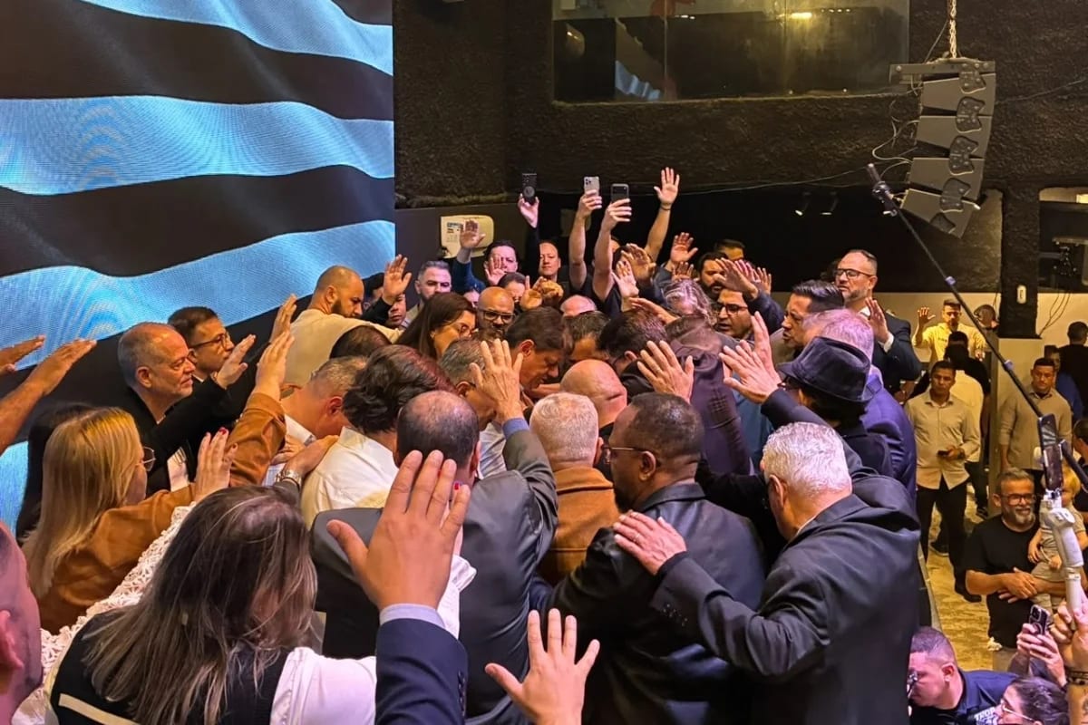 Tarcísio faz discurso com tom evangélico em igrejas de São Paulo