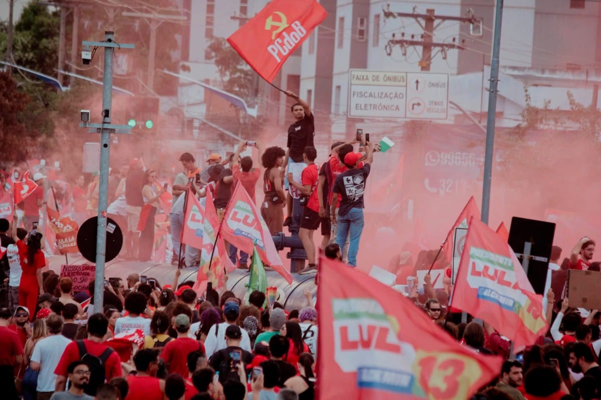 Atos em apoio a Lula mobilizam 11 capitais neste 13 de outubro