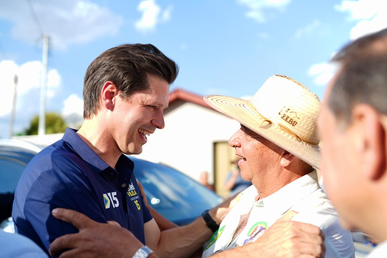 Daniel Vilela faz carreata de 400 veículos em Pontalina
