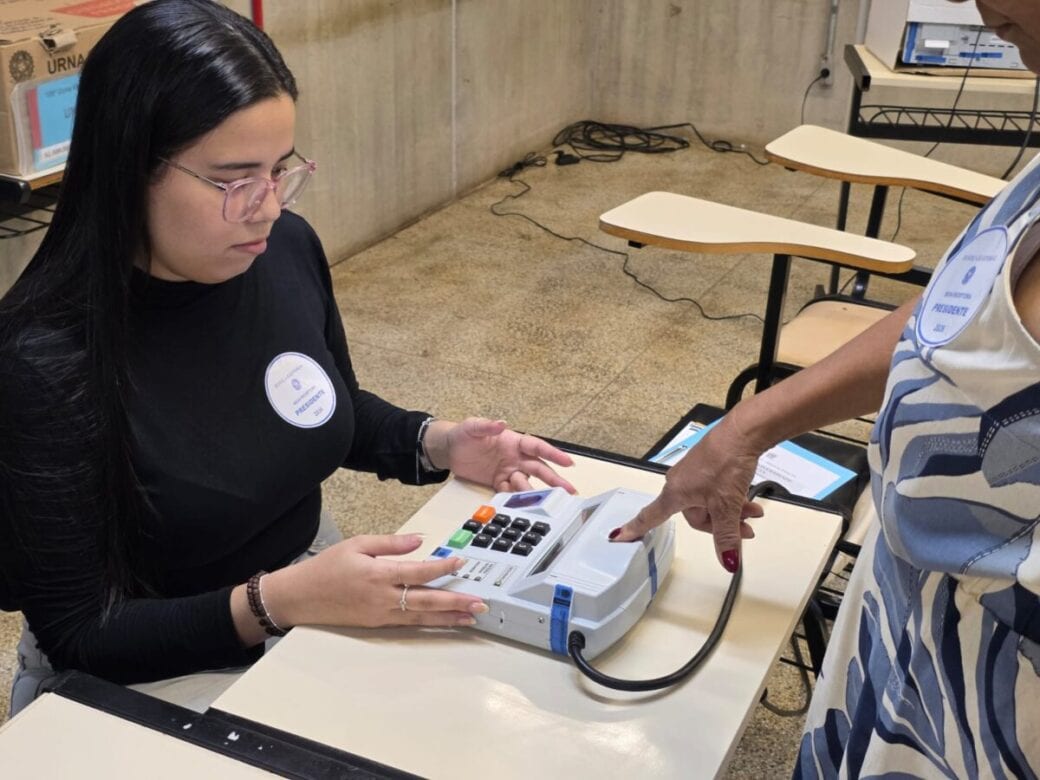 Chuva forte marca manhã de votação em Ribeirão Preto