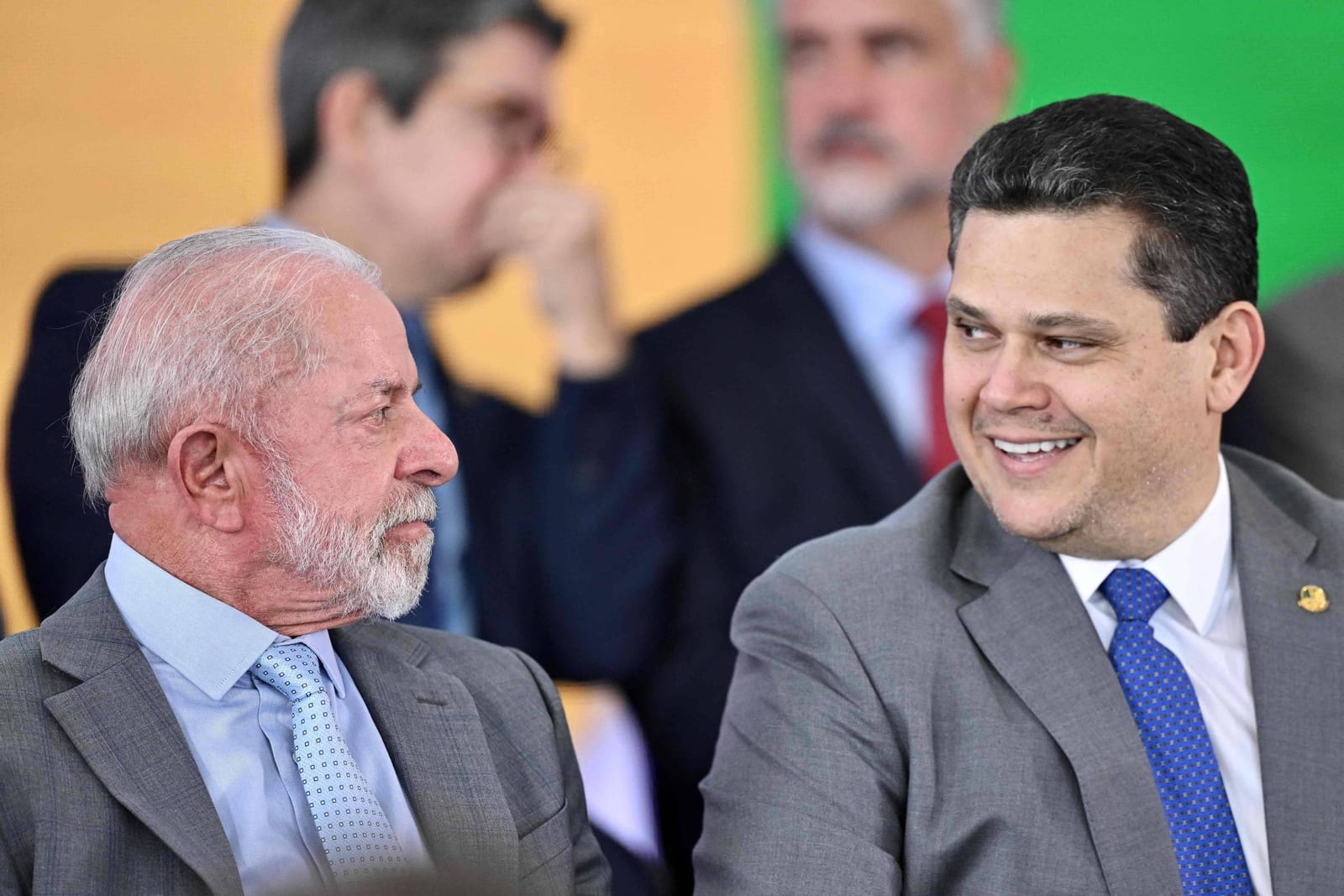 Lula visita navio da Petrobras no Amapá nesta segunda (17)