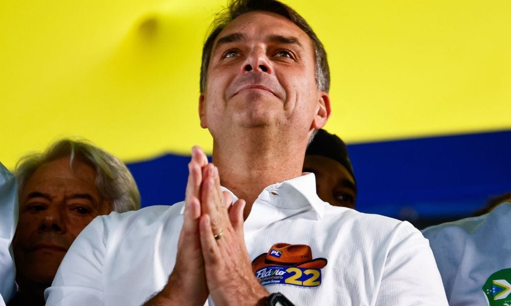 Flávio explica fala sobre mudar Constituição: ‘Brasil não está numa democracia plena’