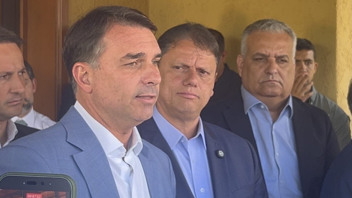 Flávio diz que negocia com Republicanos e Tarcísio articula apoio