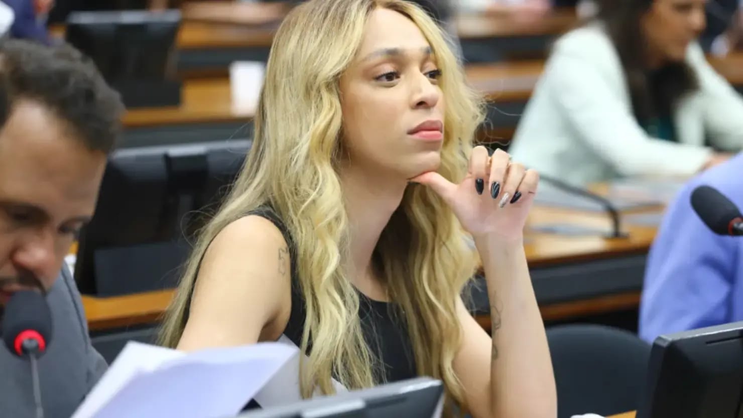 Erika Hilton supera 1,4 milhão e vira a mulher mais votada para a Câmara