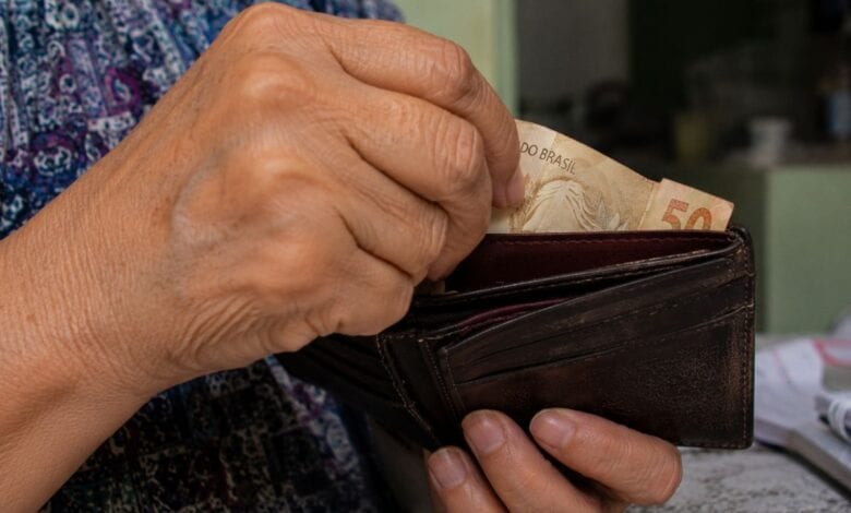 Governo avisa: quem completa 60 ou 65 anos em 2026 tem direitos e isenções