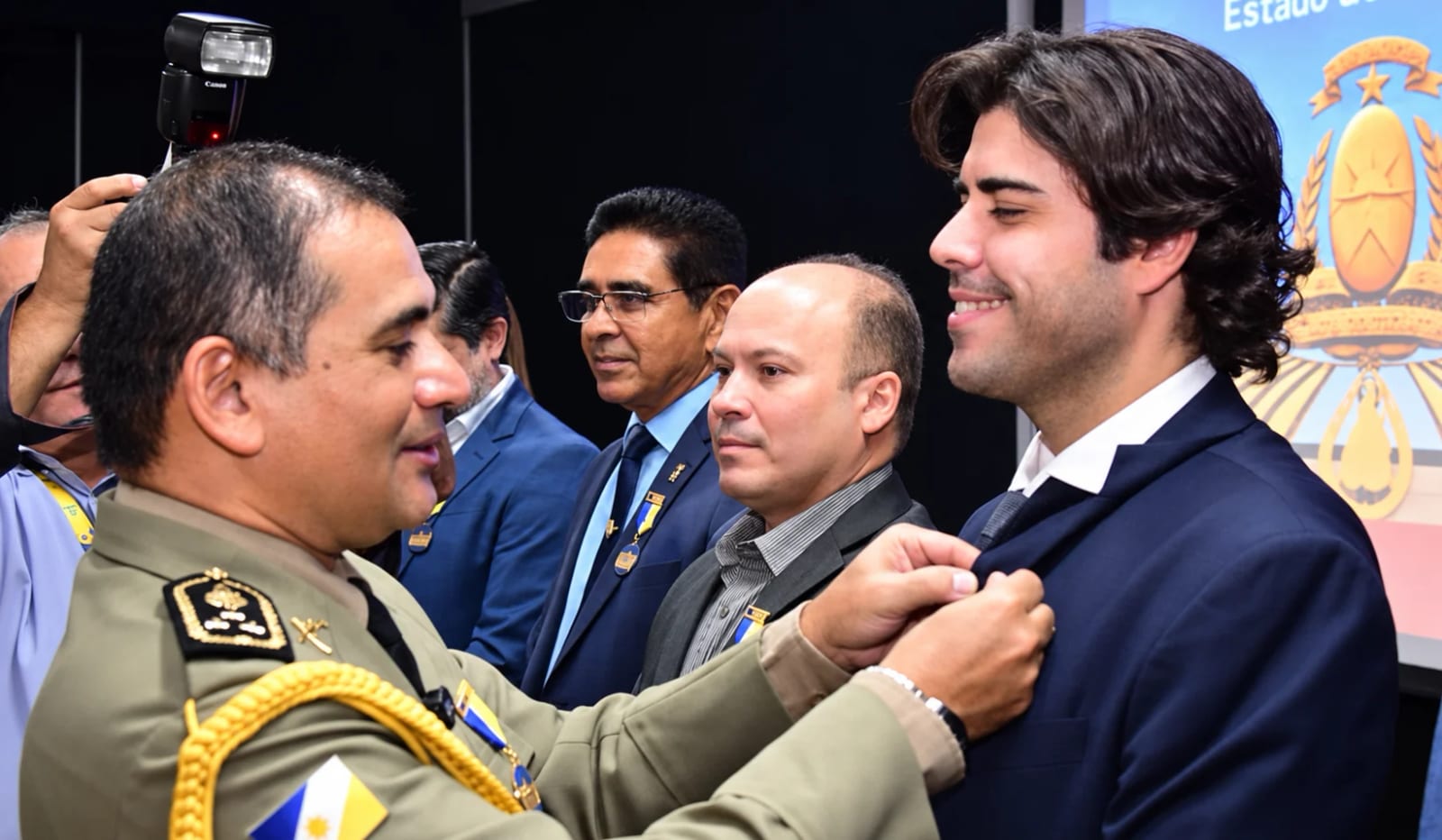 Condecoração foi entregue pelo Governo do Estado durante solenidade realizada nesta terça-feira, 27, no Palácio Araguaia