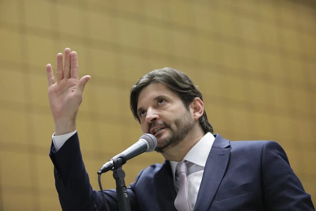 André do Prado pede calma antes de votar fim da escala 6×1