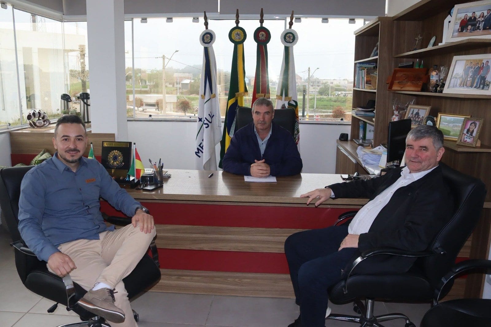 Prefeitura de Lagoa Bonita e Sicredi discutem parcerias e novas iniciativas