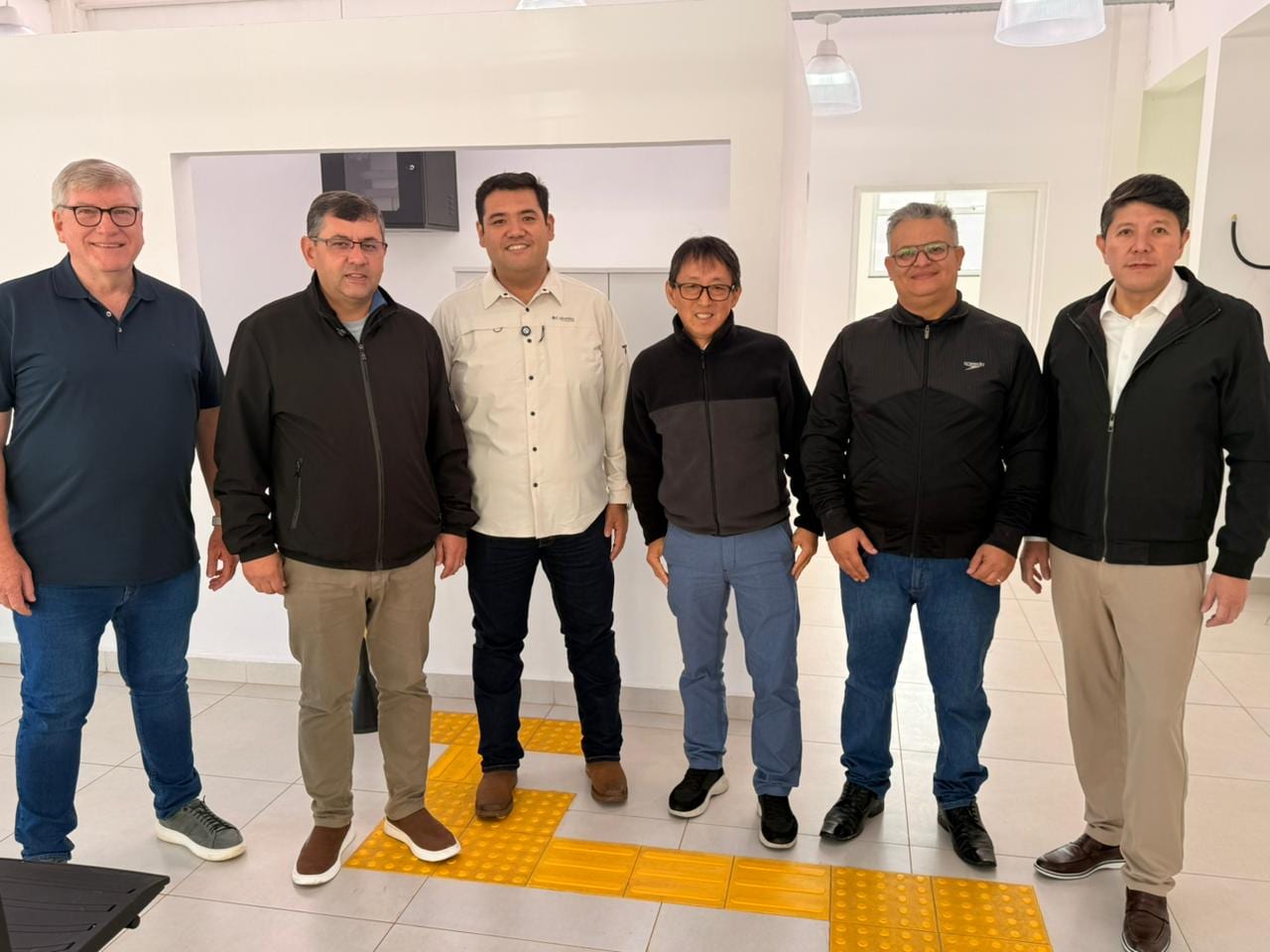 Vereadores de Suzano vistoriaram três obras com presença do prefeito nesta quarta