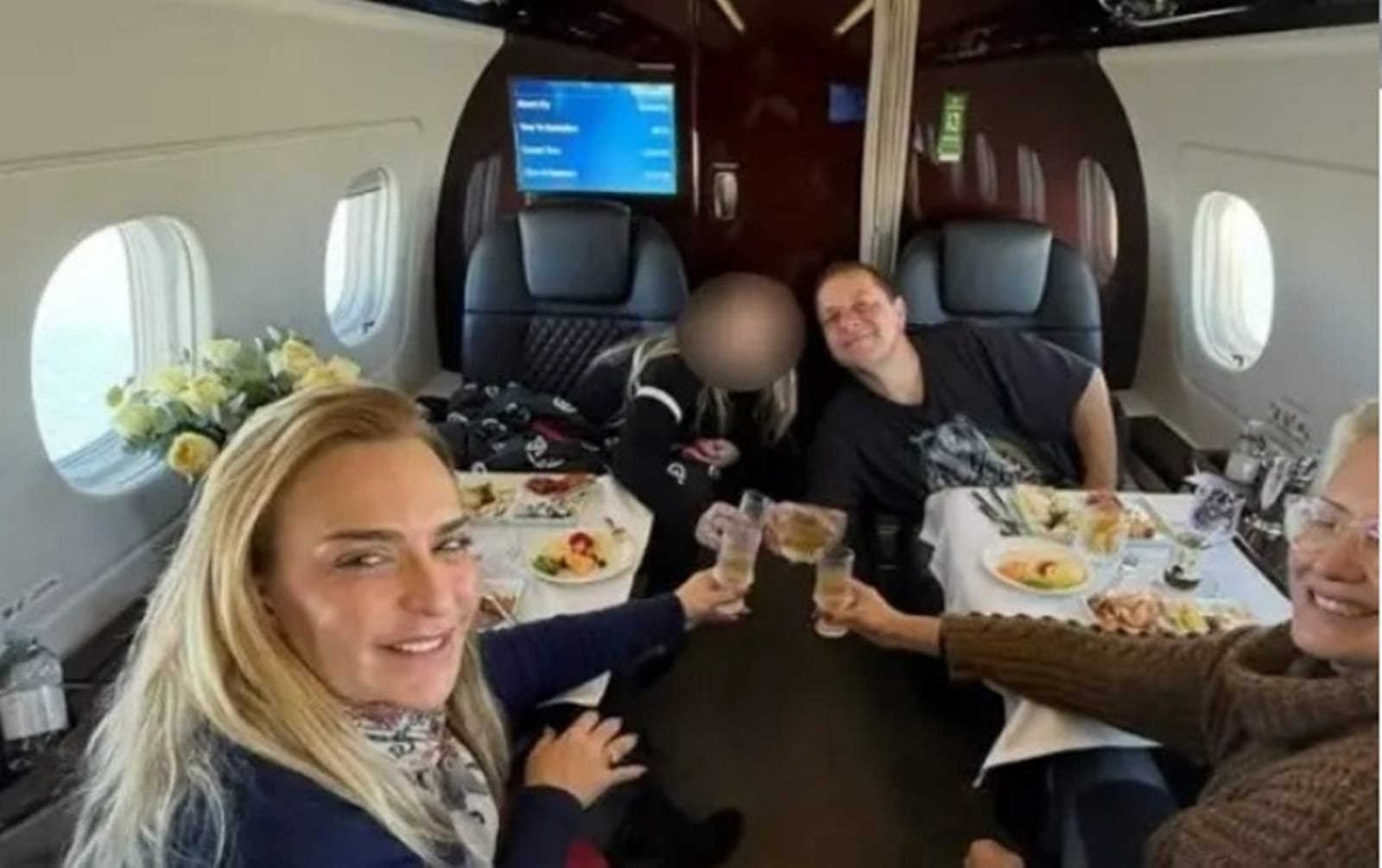 Lulinha sobre farra de ex-ministro: prostitutas também merecem champagne