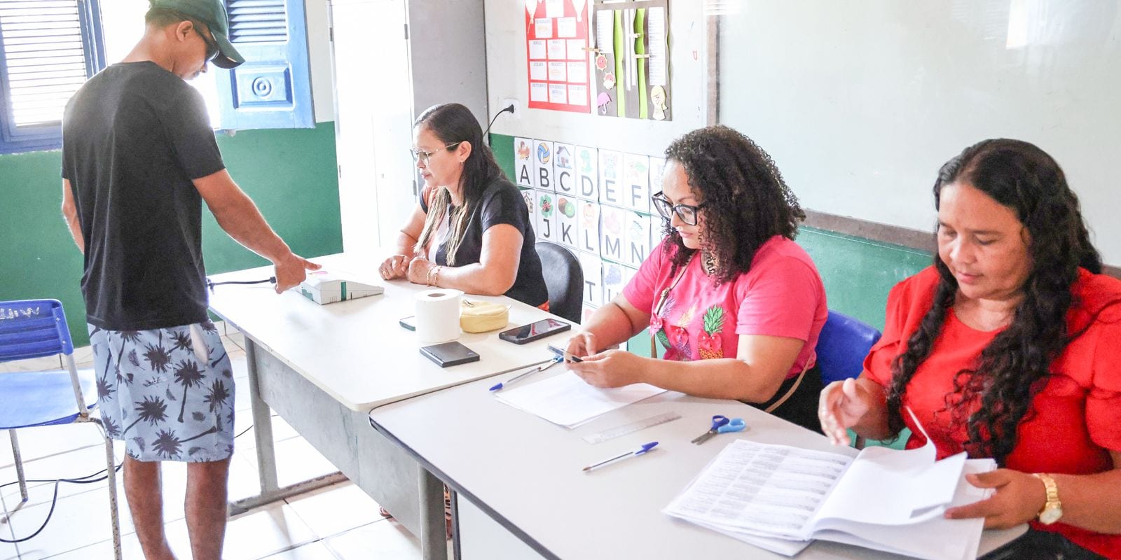 1.398 pessoas participaram de eleição simulada em Paulino Neves (MA)