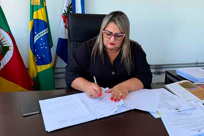 Jussara Caçapava completa 100 dias e anuncia R$ 1,2 bi em investimentos