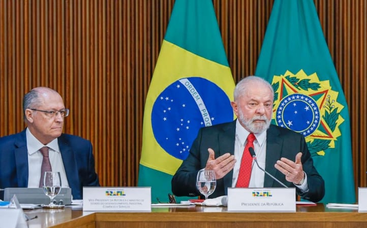 Em virada inédita, Lula vence Flávio Bolsonaro e seguirá no Planalto