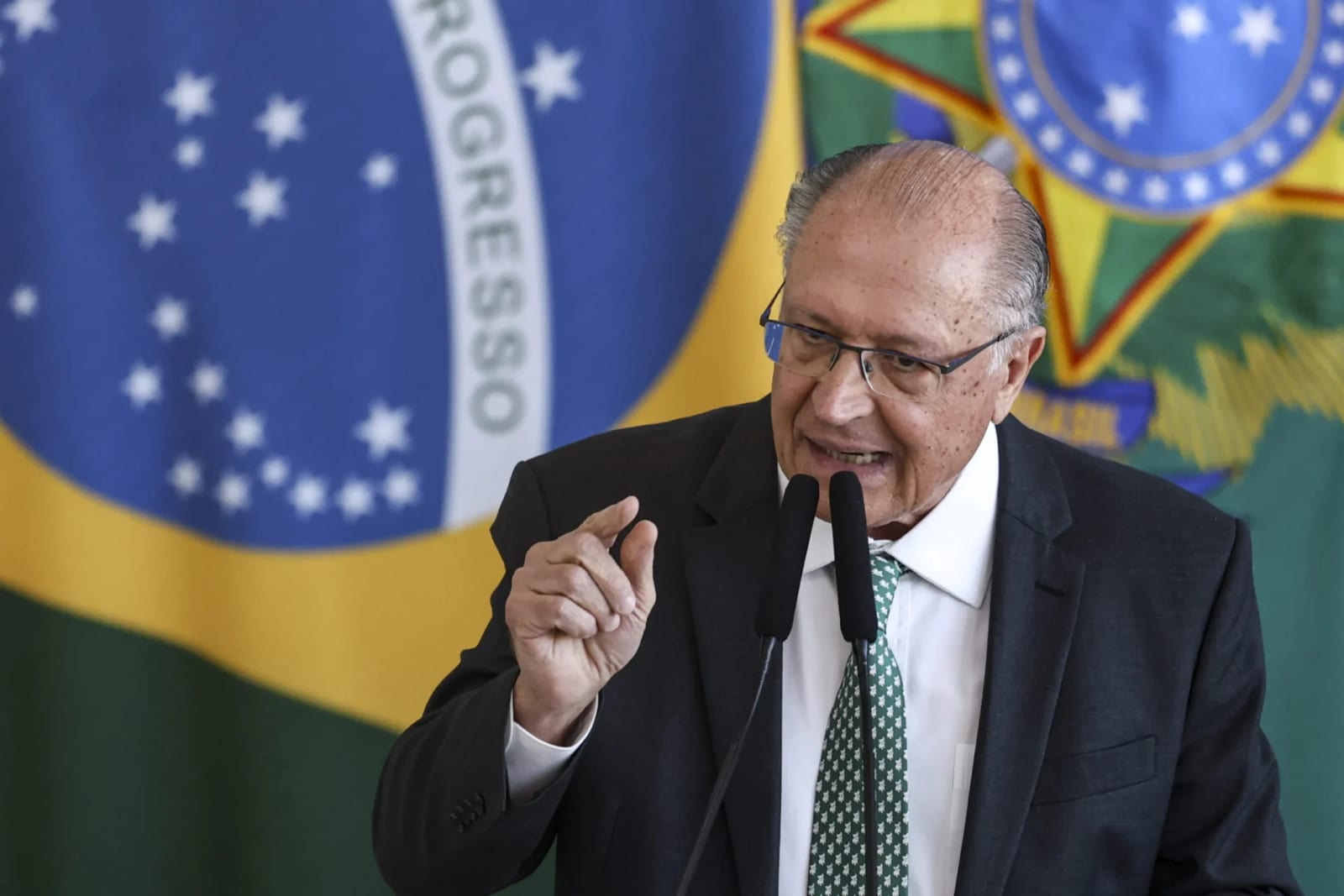 Alckmin rebate Trump e defende segurança das urnas após críticas à eleição brasileira