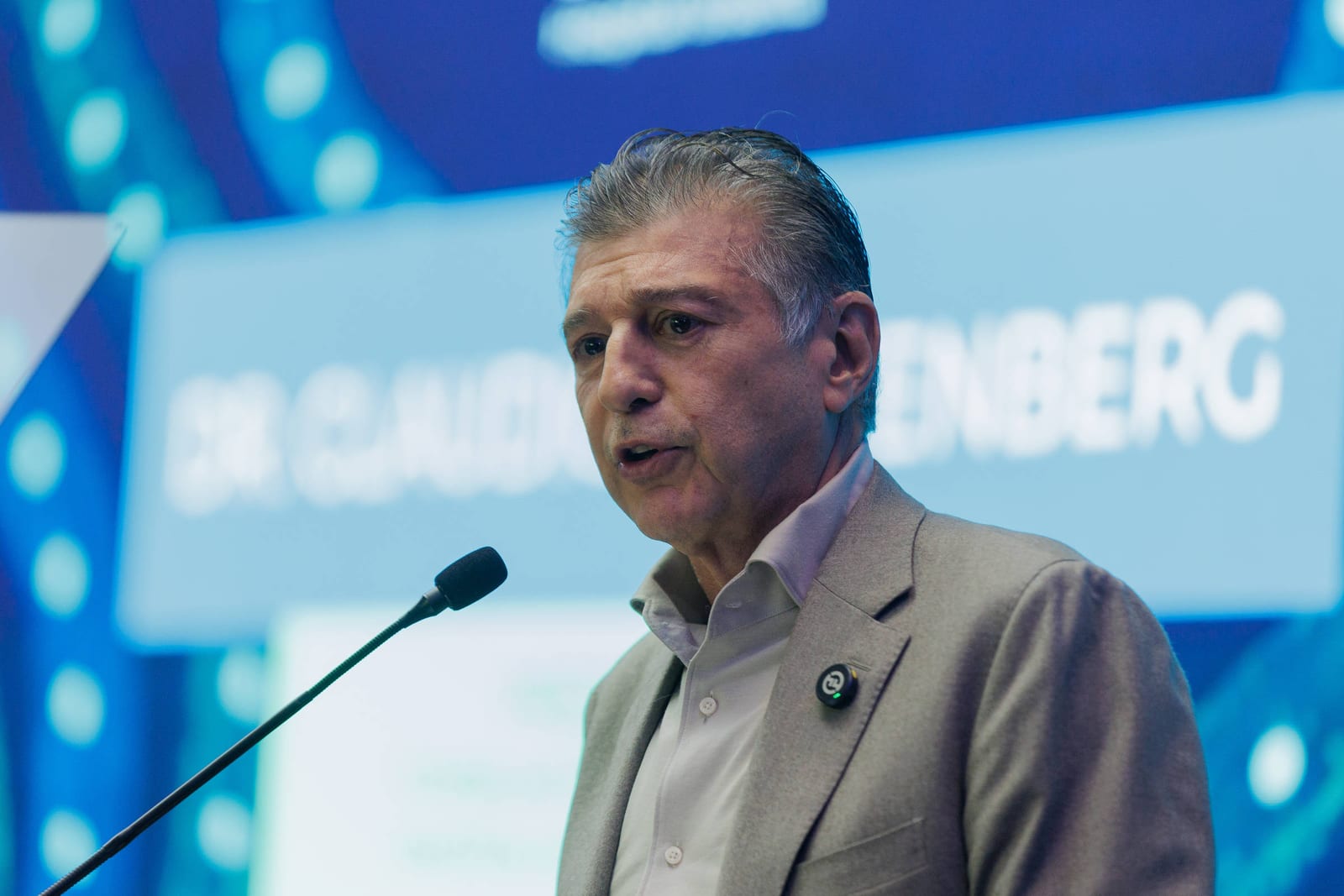 Indicado de Flávio para a Saúde trata atuação de Jair Bolsonaro na pandemia como 'capítulo superado'
