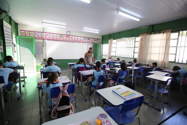 Concurso da Educação do DF terá 10.604 vagas; 2.650 imediatas