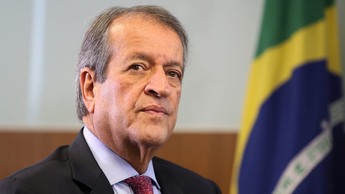 PL convoca reunião de emergência após Flávio Bolsonaro deixar o Brasil