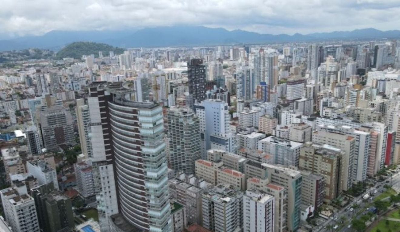 Lei obriga construtoras a doarem uma árvore por apartamento em Santos