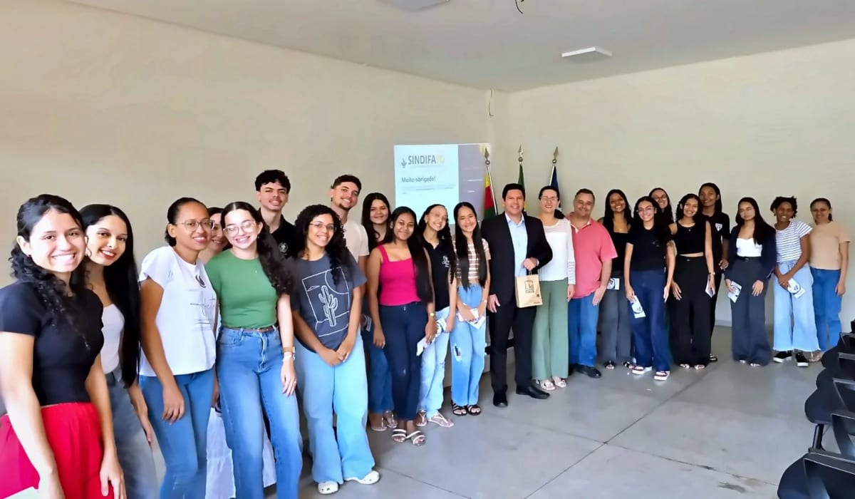 Sindifato orienta sobre mercado de trabalho e direitos a estudantes do IFTO