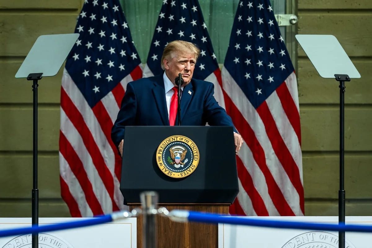 New York Times: "Trump deveria ficar fora da política brasileira"