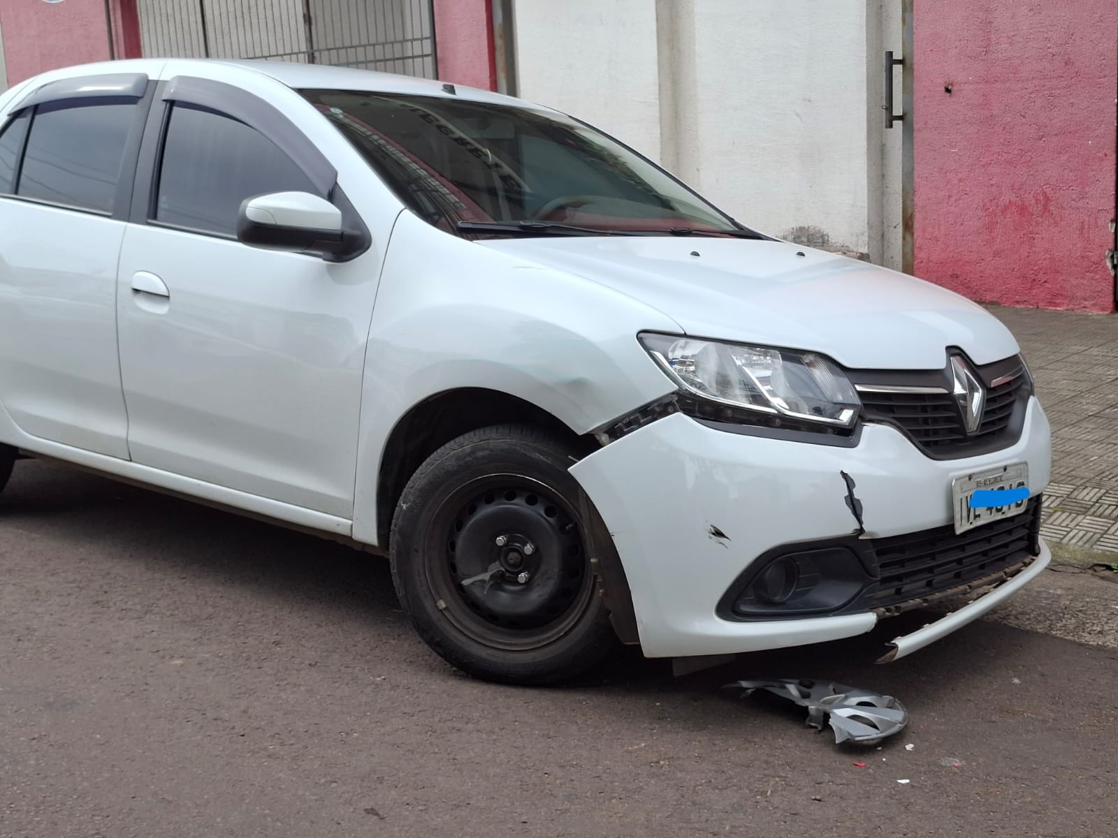 Colisão entre Logan e Biz deixa mulher ferida no Centro
