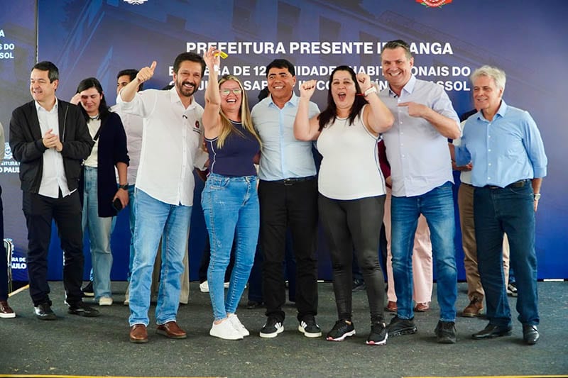 Ricardo Nunes visita o Ipiranga e entrega novas moradias