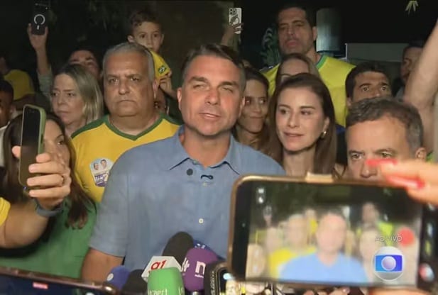 Flávio celebra vantagem sobre Lula: “Está decretado o fim da era do PT”