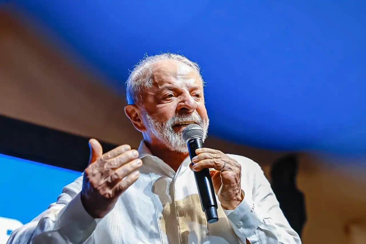 Real Time Big Data aponta que 51% desaprovam trabalho de Lula e 45% aprovam