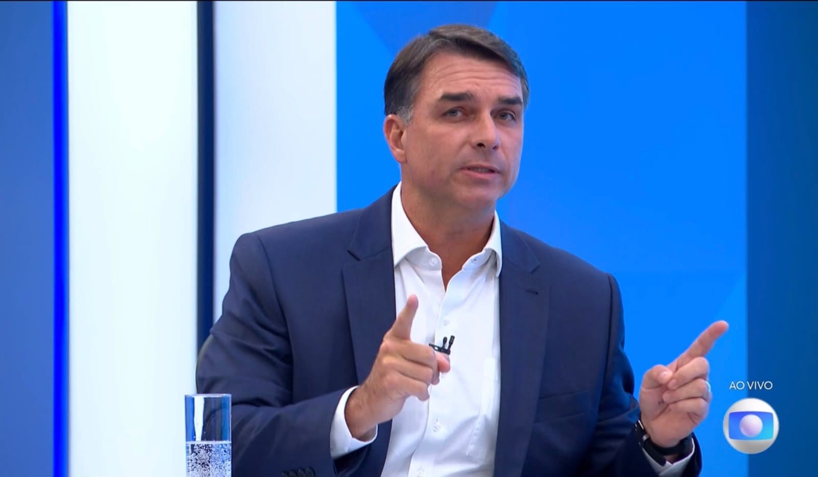 Flávio Bolsonaro diz que não tratou de cargo para o pai e que Eduardo não será chanceler