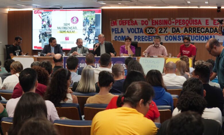 Assembleia de Goiás discute previdência e futuro da UEG