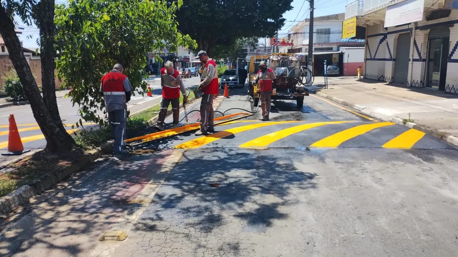 Hortolândia instala duas lombadas na Rua Cora Coralina