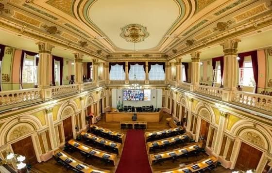 25 dos 38 vereadores de Curitiba registram candidatura para 2026