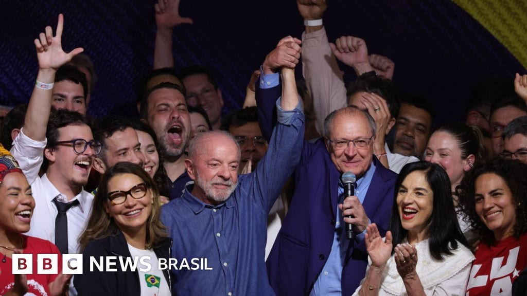 Quem é quem no palanque de Lula durante discurso da vitória