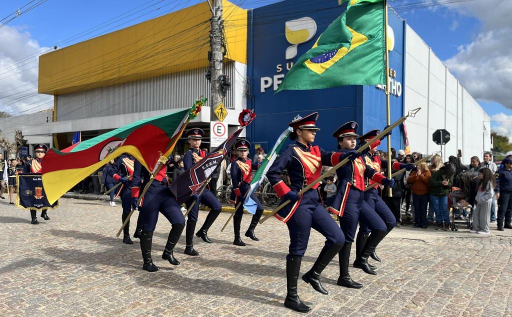 Vila da Quinta lotou no desfile cívico da Semana da Pátria