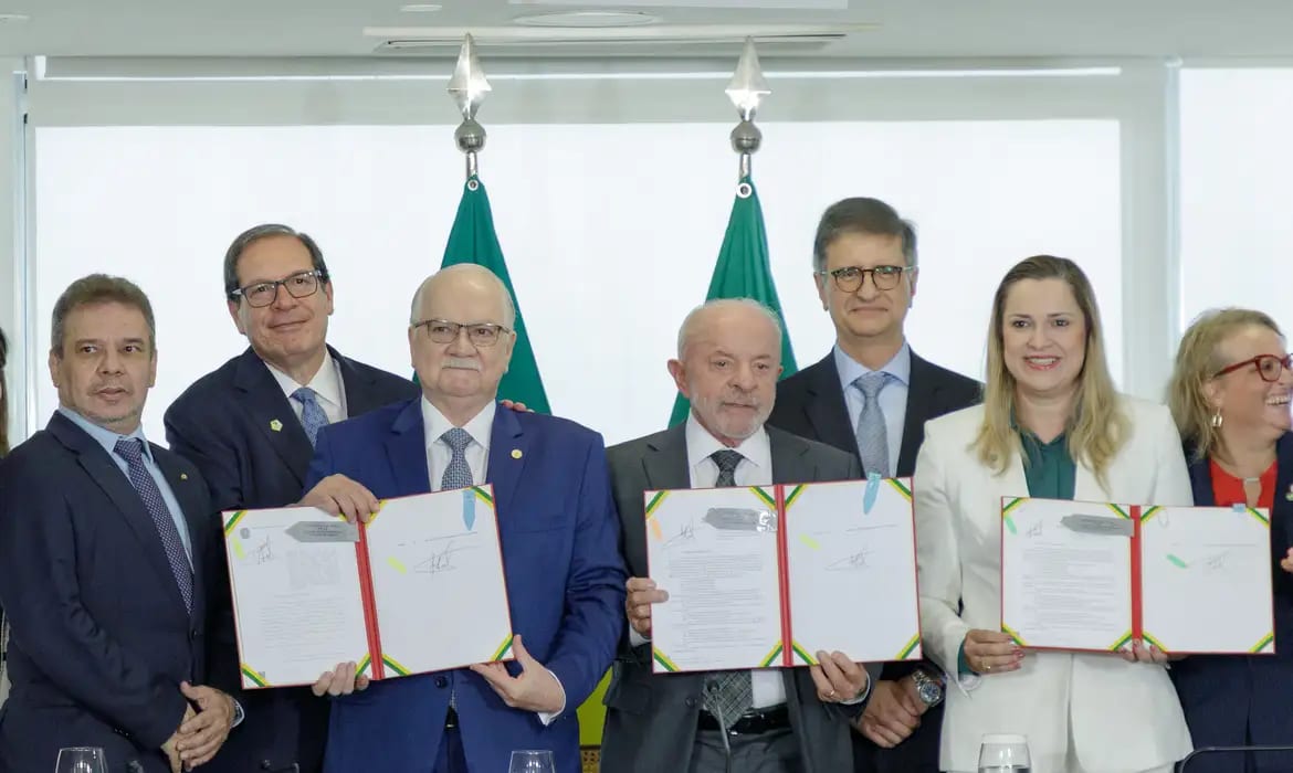 Lula sanciona PLs que criam e reestruturam fundos ligados a instituições do Judiciário