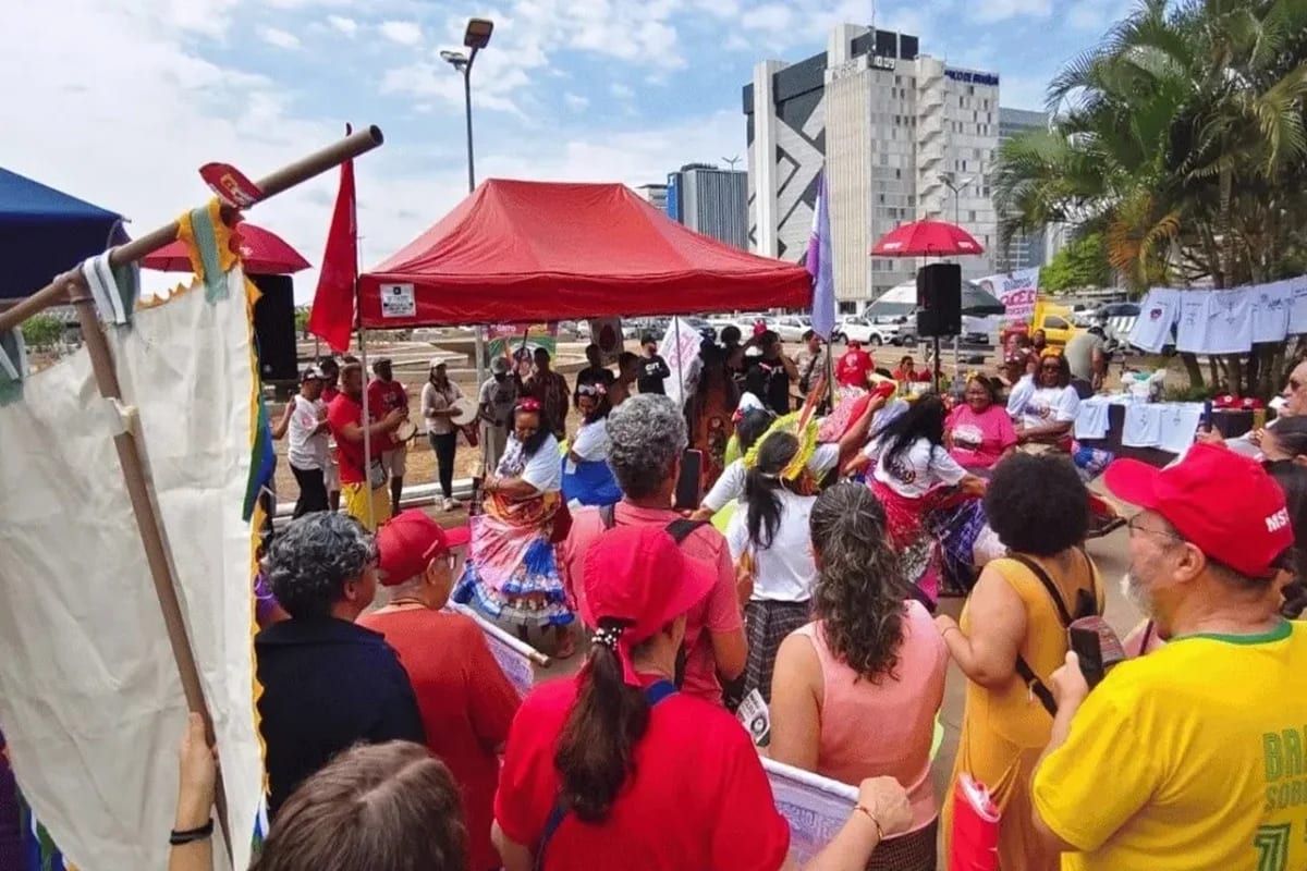 Grito dos Excluídos reúne cerca de 400 pessoas em Brasília no 7 de setembro