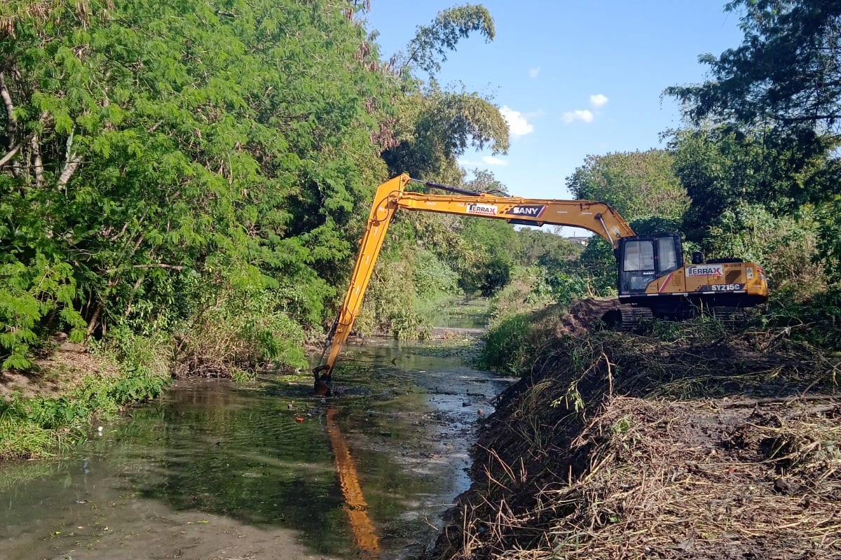 São José dos Campos inicia limpeza de 67 km de córregos e canais