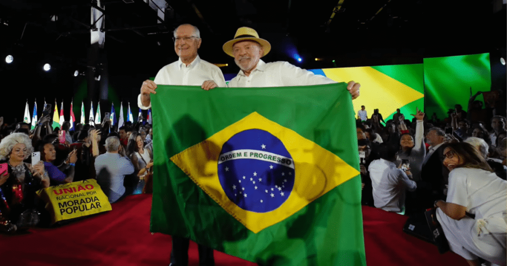 Lula anuncia candidatura à reeleição em evento em São Paulo